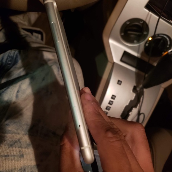 iPhone XR 256 gig white like new condition - Picture 6 of 6